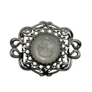 Intaglio reverse cameo clear & silver tone scroll design  brooch pin vintage